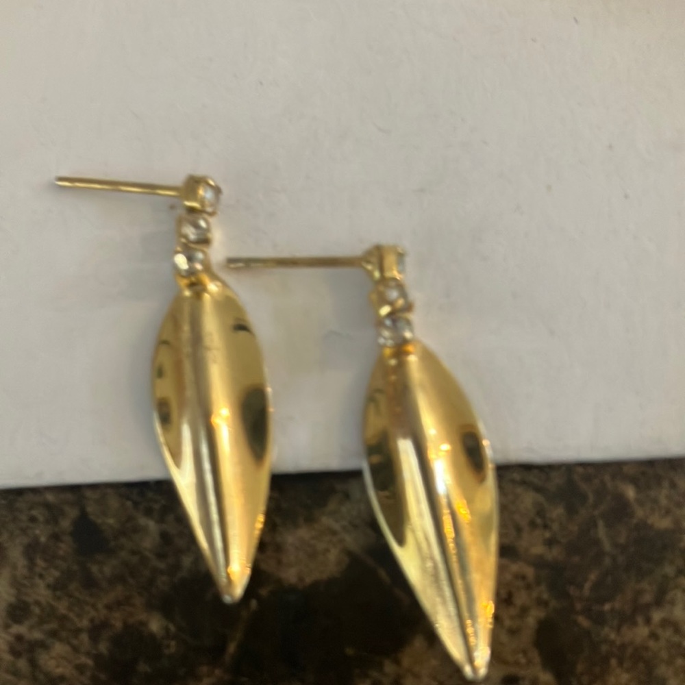 Leaf pierced earrings